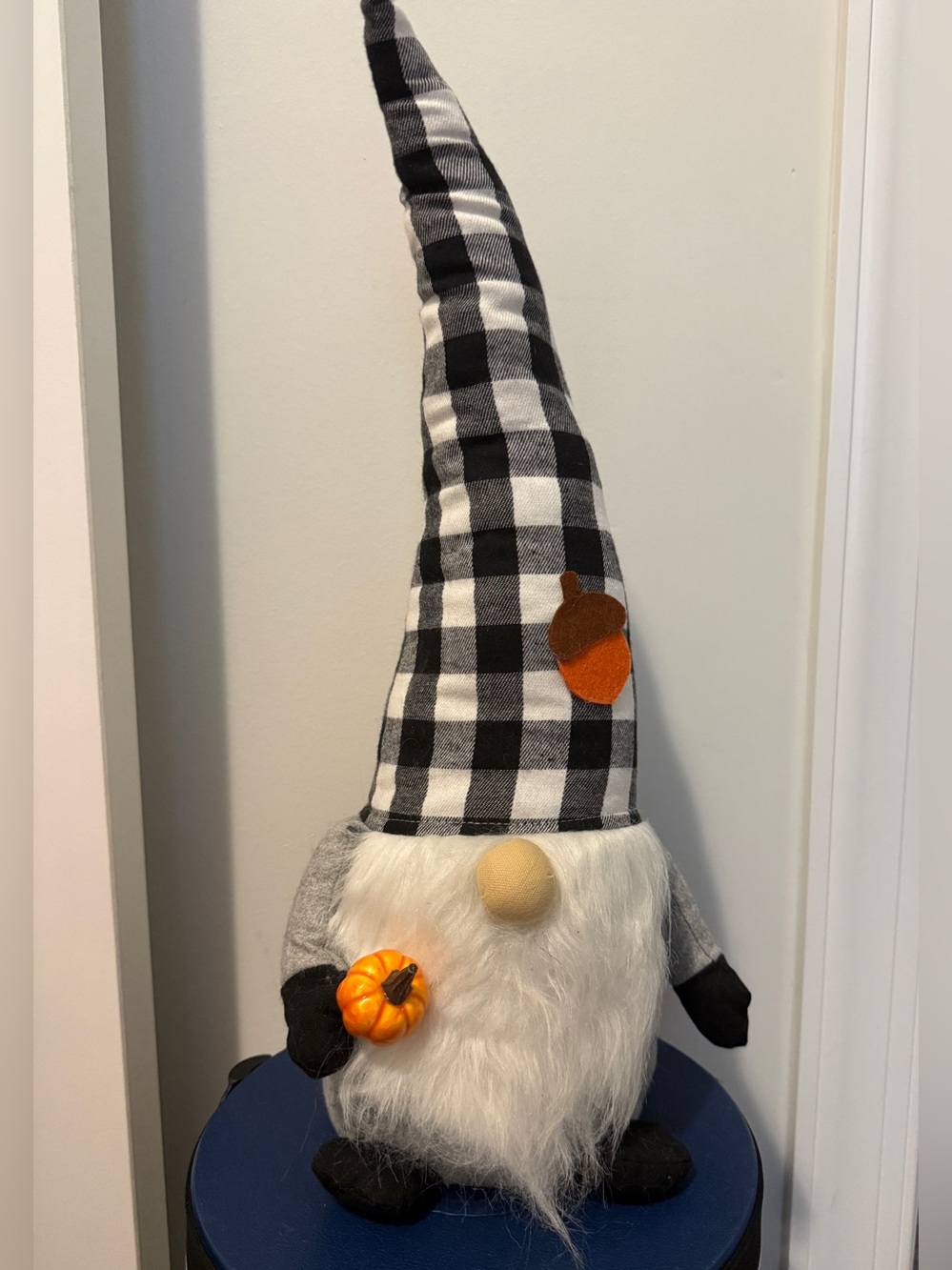 🎃 Adorable Huntington Home Black & White  Plaid Gnome with Pumpkin 🎃